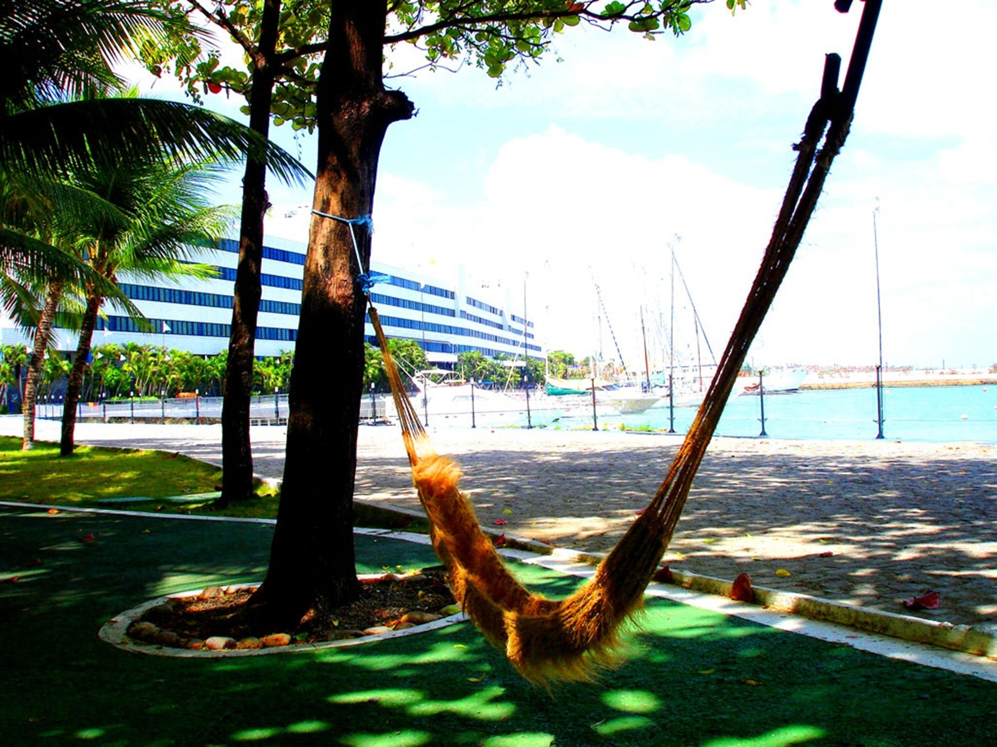 Marina Park Hotel 福塔雷萨 外观 照片 The anchor of the USS Maine